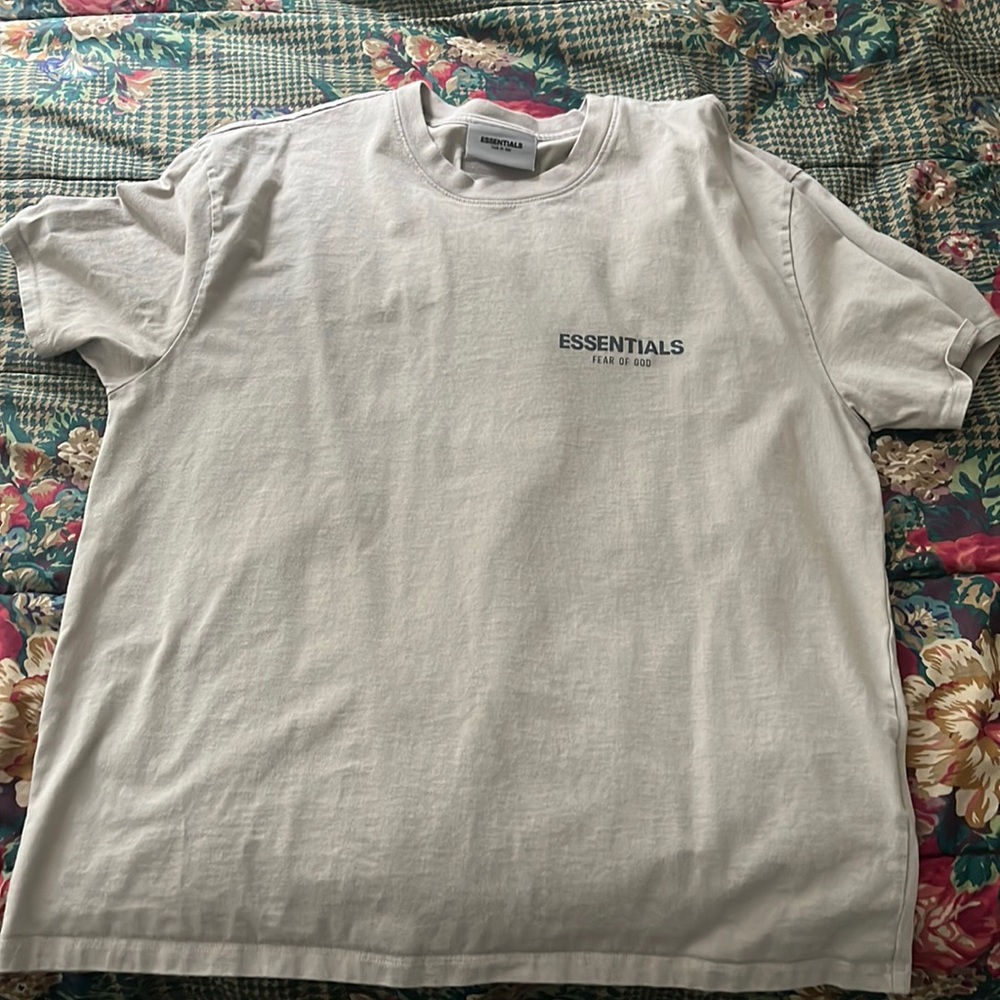 Essentials fear of god tee